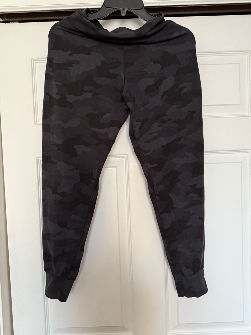 lululemon athletica Align High-Rise jogger leggings - Deep Camo Gray - Picture 2 of 6